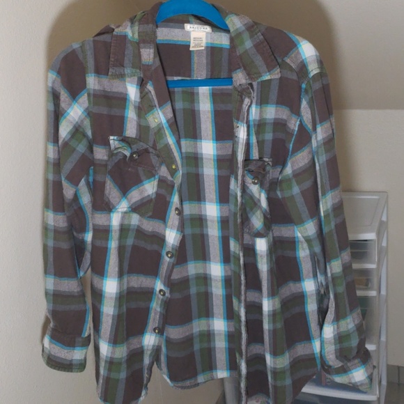 MOVING SALE- Mens Flannel - Picture 1 of 3